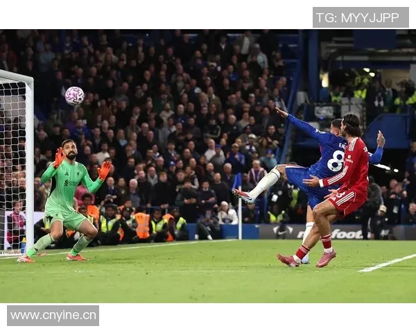 马丁凯利退役仅一天后即代表利物浦出战与切尔西的传奇赛场上再度亮相 马丁凯利退役仅一天后即代表利物浦出战与切尔西的传奇赛场上再度亮相