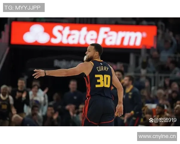 假期学习不放松库里首节火力全开轰下11分展现超强状态 假期学习不放松库里首节火力全开轰下11分展现超强状态