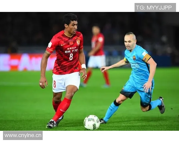 保利尼奥质疑伊涅斯塔未获金球奖称赞梅西场上表现无所不能