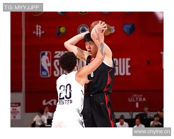 比卢普斯谈杨瀚森训练中的战术理解问题并提供详细指导 比卢普斯谈杨瀚森训练中的战术理解问题并提供详细指导