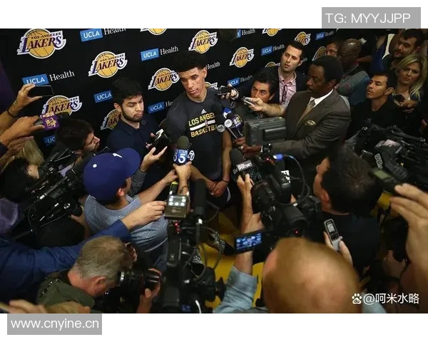 库明加因不满被换下与骑士争执离开板凳席十余分钟后未能再上场 库明加因不满被换下与骑士争执离开板凳席十余分钟后未能再上场