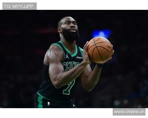 绿军背靠背挑战鹈鹕杰伦布朗状态回暖有望出战