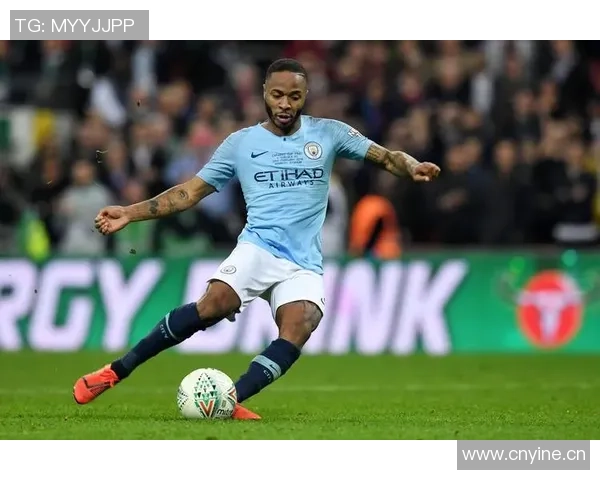 斯特林无球可踢与小学生共训蓝军计划已将其排除在外