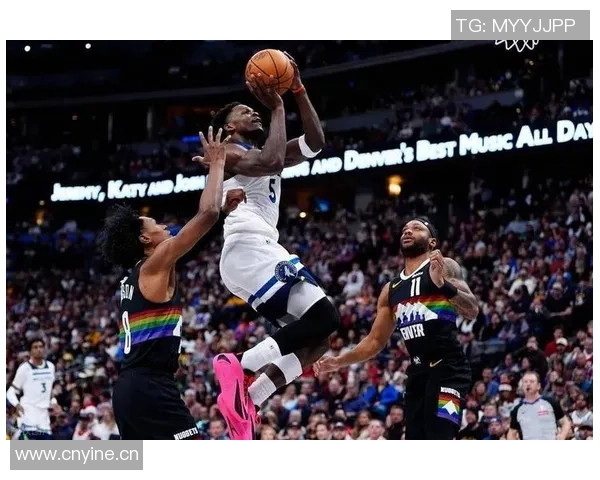 尤班克斯高效得分却难挡约基奇单打表现球队防守亟待提升